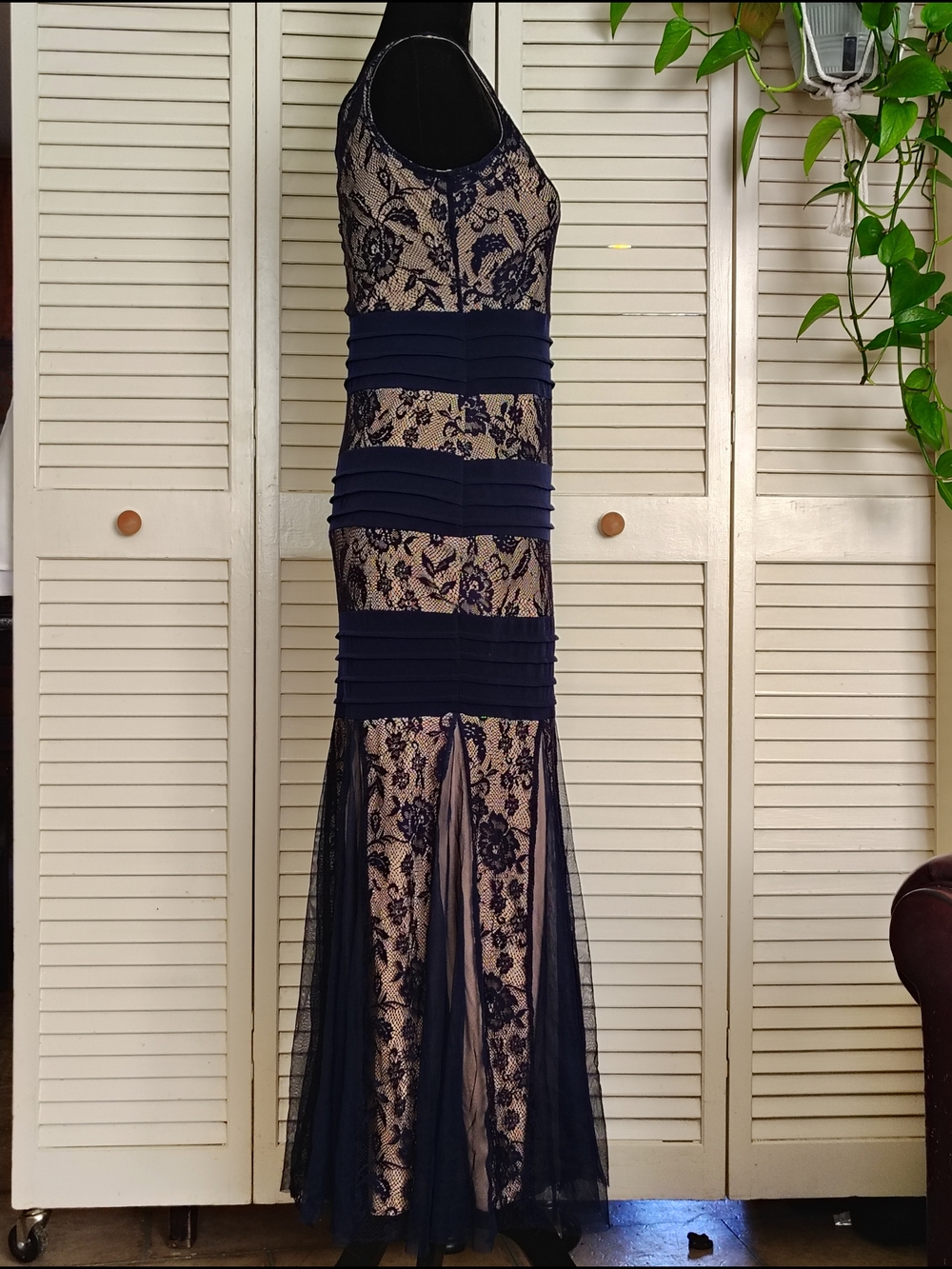 Candalite Petite Navy Blue Stretch Lace V-Neck Maxi Dress Size PM – Like New - Picture 2 of 13